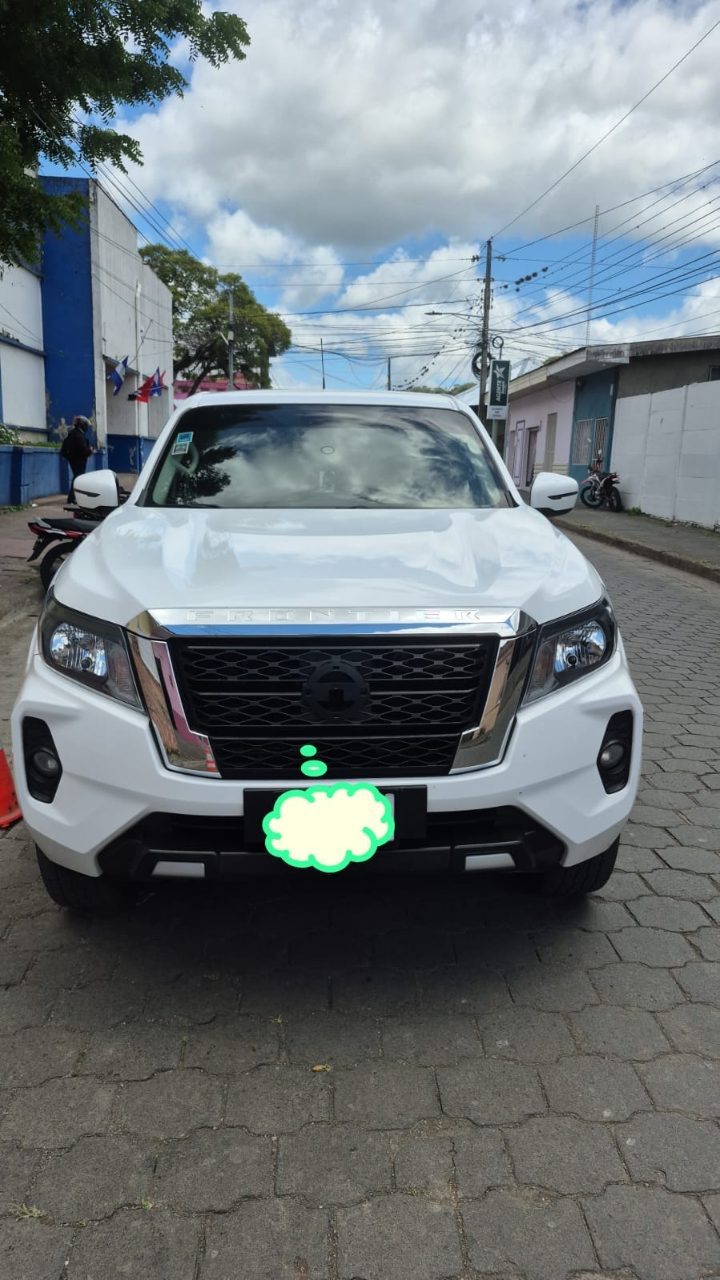2025 Nissan Frontier XE