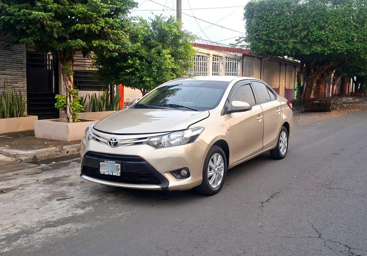 2016 Toyota Yaris E